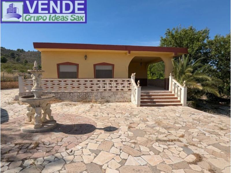 Foto dbfa8833-abc1-4394-b0f0-bd873e05e849. Masia amb piscina a Sax