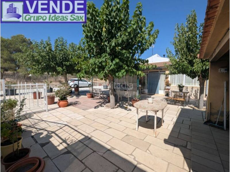 Foto 44642a87-d373-490e-bd44-c8dfb42aa825. Masia amb aparcament piscina a Sax