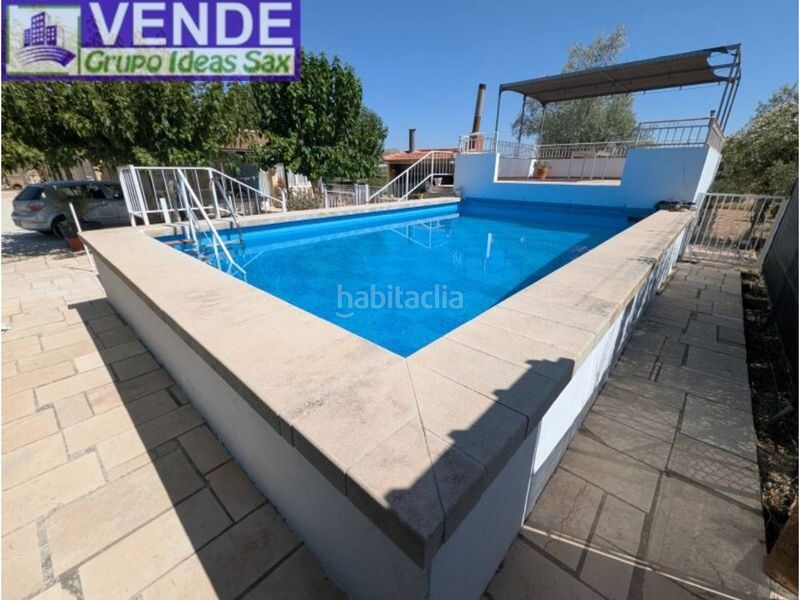 Foto 9a81e744-6218-47c7-8f85-fe227b1646a4. Masia amb aparcament piscina a Sax