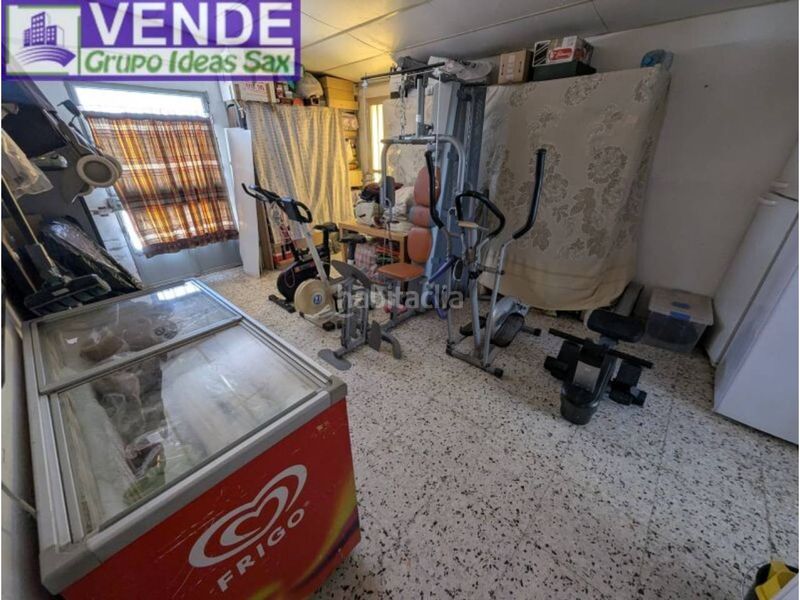 Foto f43b8ee8-1ac7-4740-b66b-aea3006119b3. Masia amb aparcament piscina a Sax