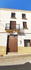 Casa en Benicolet. Casa situada en el pueblo de benicolet cuenta con planta baja má