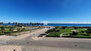 Apartament a Daimús. Apartamento con vistas abiertas al mar situado en primera línea