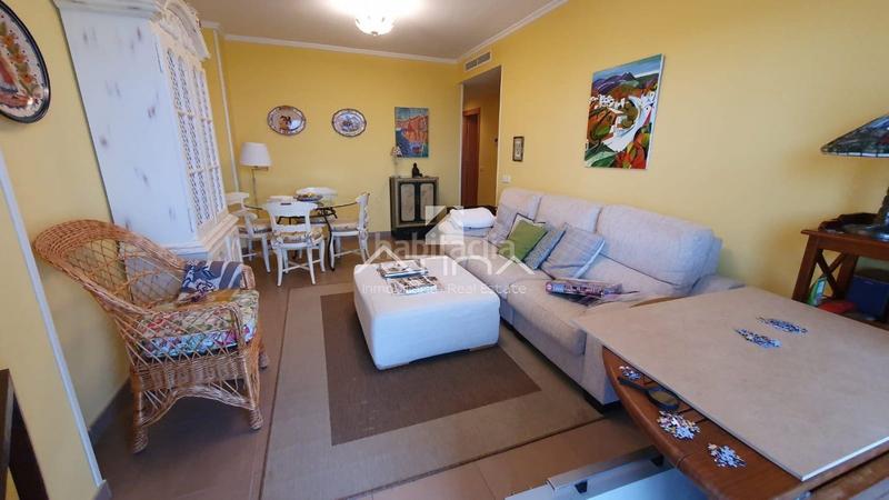 Foto 24cbb2eb-e44a-4369-879c-b638a868b2e6. Apartamento  con vistas abiertas al mar situado en primera línea playa en Daimús