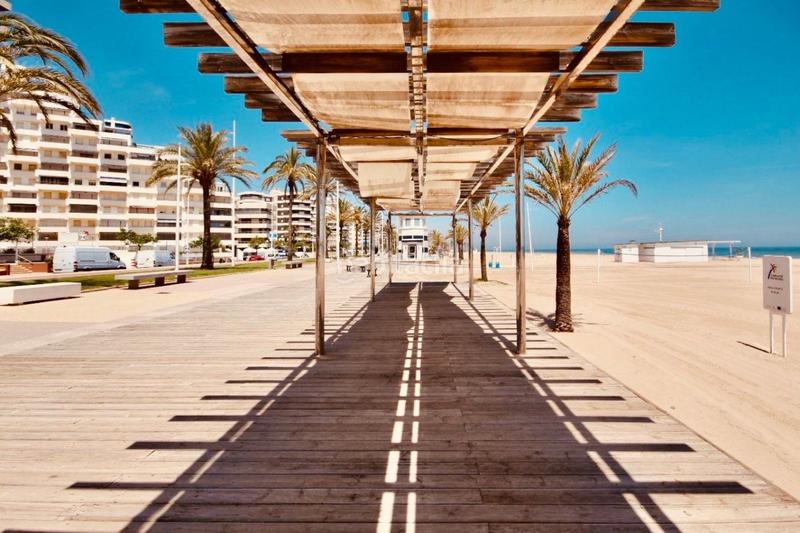 Foto 1c517a19-ee8b-4a1e-a6f6-378741390003. Local comercial  de 250 m2 en el grao con altas posibilidades de inversión. en Gandia