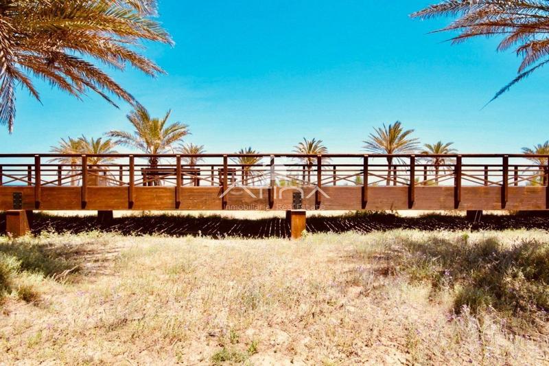 Foto 48936d32-5146-4161-84c6-a451f5264507. Local comercial  de 250 m2 en el grao con altas posibilidades de inversión. en Gandia