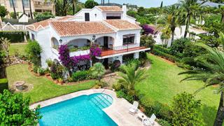 Xalet  Camino vell de la ganadella. Villa mediterránea de 5 dormitorios con vistas al mar a poca dis