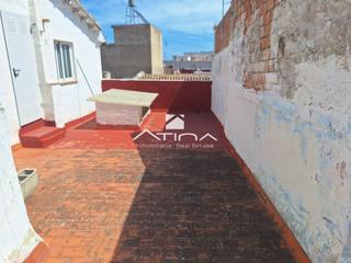 Casa a Xeresa. Espaciosa y versátil casa en esquina, ubicada en el corazón de x