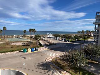 Apartament a Daimús. Exclusivo apartamento con vistas panorámicas al mar en primera l