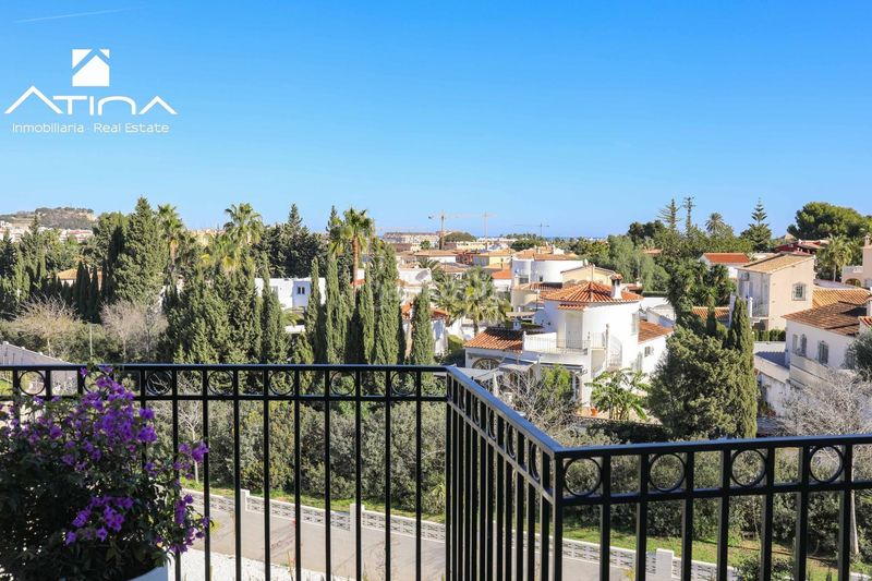 Foto a61d14b9-c5b2-41a1-8bbb-80cc7d2e8e4c. Casa adossada amb aparcament piscina a La Pedrera-Vessanes Dénia