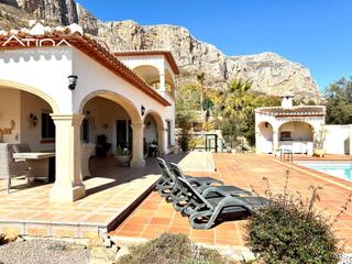 Xalet a Montgó - Ermita. Villa tradicional de 350m con espectaculares vistas al montgó en
