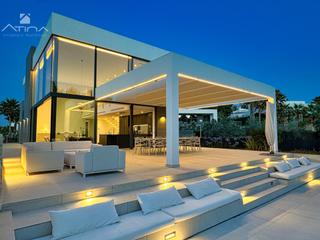 Xalet  Calle arenal. Exclusiva villa de obra nueva con vistas al mar a pocos metros d