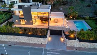 Xalet  Calle arenal. Un enclave de lujo junto al mar descubra villa arenal, una joya