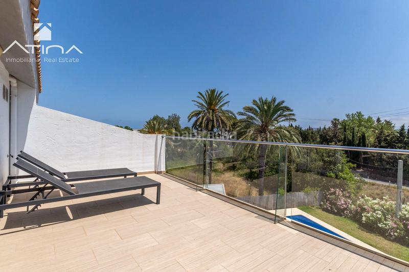Foto 0b7bd225-dfe8-46b0-b543-eff3f7d79a92. Casa adosada adosado de 3 plantas con jardín, pérgola, suite con terraza y piscina comunitaria en Xàbia