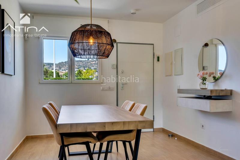 Foto 912e4177-fc55-4c36-93bc-0e38a0164161. Casa adosada adosado de 3 plantas con jardín, pérgola, suite con terraza y piscina comunitaria en Xàbia