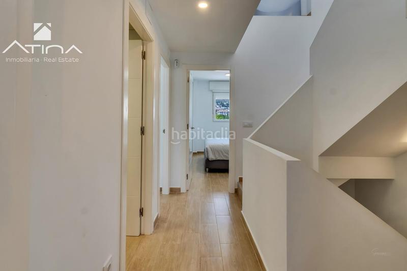 Foto ffd8f131-728e-4ef2-99c3-b334fcf6d65c. Casa adosada adosado de 3 plantas con jardín, pérgola, suite con terraza y piscina comunitaria en Xàbia