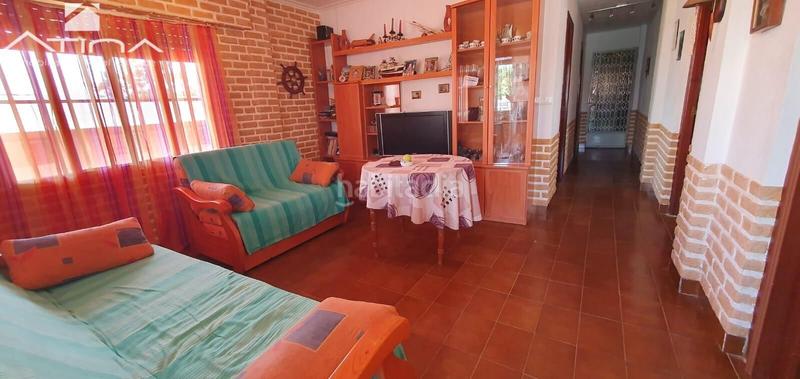 Foto f226cb1d-136a-410a-b74d-47baf09e4dcb. Chalet encantador chalet independiente situado en la playa a 400m del mar en Bellreguard