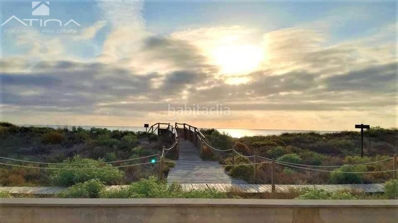 Foto beeabfda-4ad2-4f30-83d1-16d07f8a2107. Apartamento  con terraza en esquina en tercera línea playa en Daimús