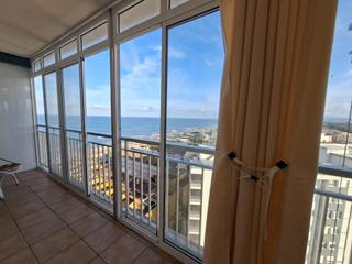 Apartament a Miramar. Apartamento con vistas abiertas al mar situado a tan solo 50 met