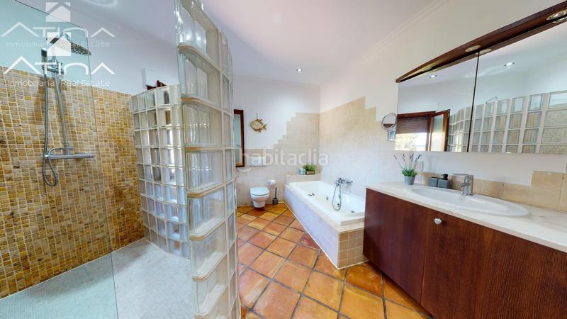 Foto cf264728-58eb-43ba-9578-b24c8c59e115. Chalet con riscaldamento parcheggio piscina in El Montgó Dénia