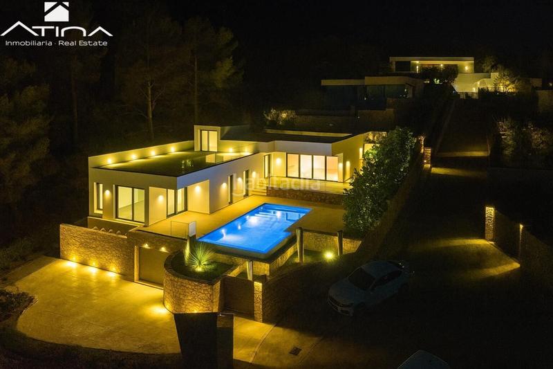 Foto 97eec4cb-25d8-40c3-a68b-0ff7d5f80321. Chalet mit parking pool in El Montgó Dénia