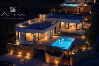 Chalet en Calle anou 49. Villa de lujo a estrenar con vistas al mar en el montgó, piscina