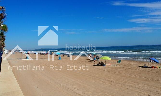 Foto 13d30cc9-8605-4fe3-be13-2bbec5007dd7. Casa adossada a Miramar