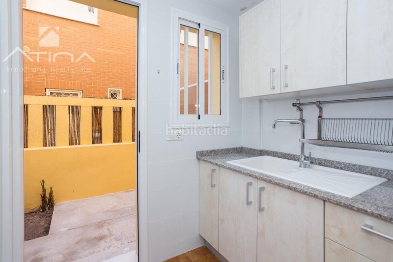 Foto 6a2dcc0f-920e-4309-b094-b40859832702. Casa adossada a Miramar