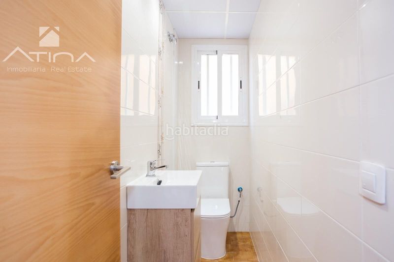 Foto e9f1f055-6f39-4037-8312-cc9b3dae0f63. Casa adossada a Miramar