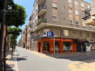 Flat  Calle vallier. Piso situado en el centro de gandia junto al paseo y plaza prado