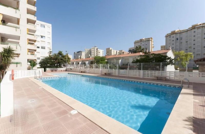 Foto 5b45cf06-a997-4c97-8c03-92417f874d7e. Apartament amb calefacció aparcament piscina a Playa de Gandía Gandia