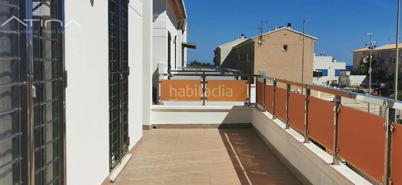 Foto 1835bd0e-f5d0-41f4-a140-a88115de6693. Xalet amb aparcament piscina a Oliva playa Oliva
