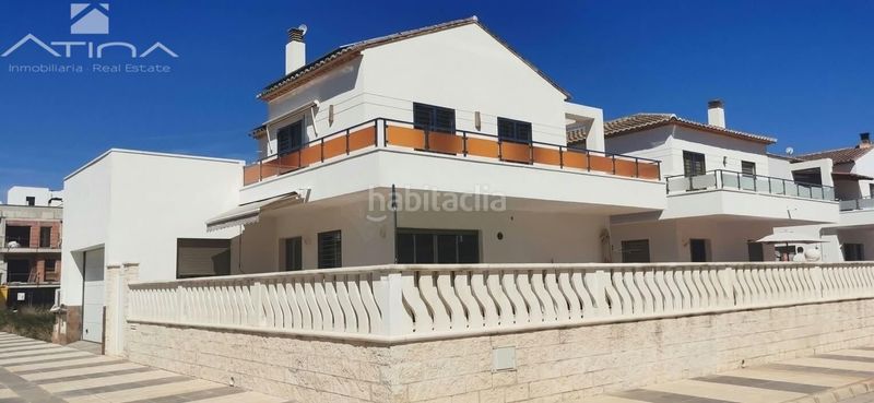 Foto ec235da8-d4cf-4514-bb48-e26605e02c02. Xalet amb aparcament piscina a Oliva playa Oliva