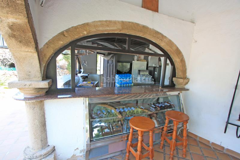 Foto eca88232-ea56-4e2e-972b-cddb005212f9. Geschäftsraum in Verger (el)