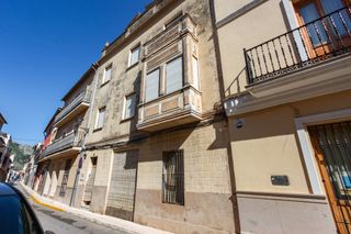 Maison à Ráfol de Almunia. Casa con 9 habitaciones con parking
