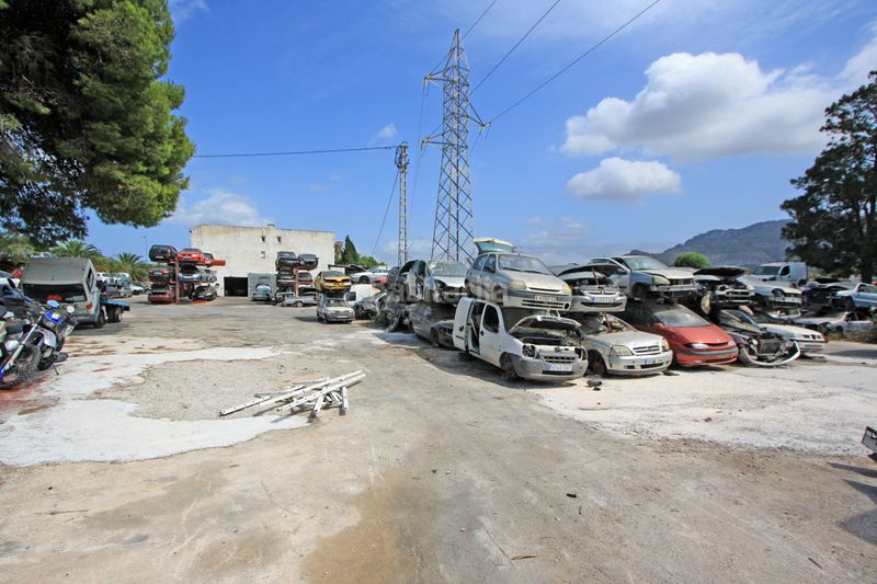 Foto 7415c271-347f-4060-a62e-09e463d1ec42. Capannone industriale in Verger (el)