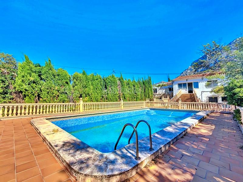 Foto 6b92fcf1-9781-42d9-8aa1-402eb21c5f0d. Chalet con riscaldamento parcheggio piscina in El Montgó Dénia