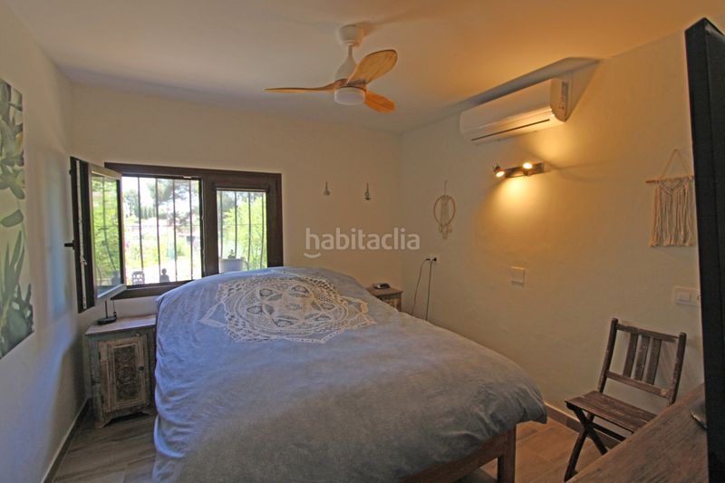 Foto bf57cdcf-919c-4986-a54d-0e57cb54c2f4. Xalet amb calefacció aparcament piscina a Alcalalí