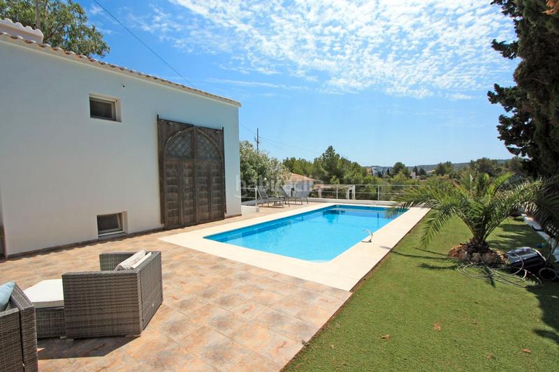 Foto 168f5cfe-d2b4-476d-87e5-0c46c1a9a284. Chalet mit heizung parking pool in El Montgó Dénia