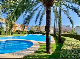 Casa adossada a Poblets (els)