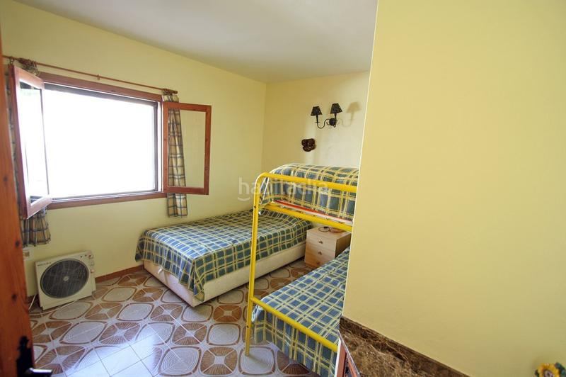 Foto 31bafe2e-f037-45be-b7fc-61ca7626cd94. Casa adossada amb calefacció aparcament piscina a Dénia