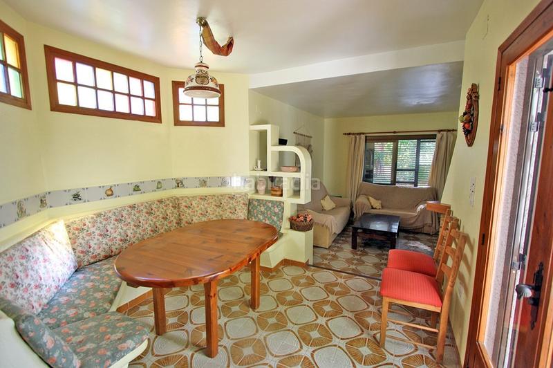 Foto 57305a43-1ead-4a24-a57c-5bfa04e8d4c4. Casa adossada amb calefacció aparcament piscina a Dénia