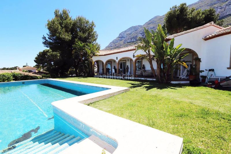 Foto 9f8242bf-1289-4d40-8f57-1ab7e52919dc. Chalet en El Montgó Dénia