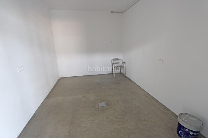 Foto fbc0dd0b-4974-488a-afb5-1e7729053082. Local comercial a Benidoleig