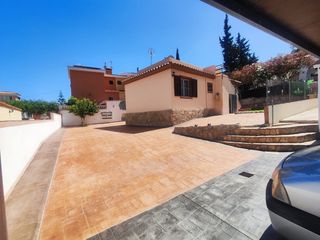 Chalet in Urbanización carabela 40. Chalet en peñiscola  2 casas  independientes