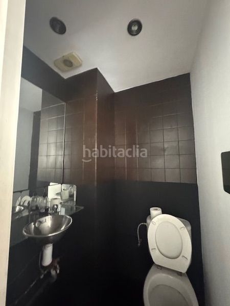 Foto 3eb4cd9e-436d-4d74-b94d-4cbe593a479b. Lloguer local comercial a Eixample Alcoi