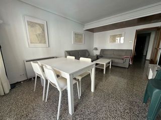 Affitto Appartamento in Centre-Zona Alta. Pis0139 piso estudiantes 4d  con ascensor
