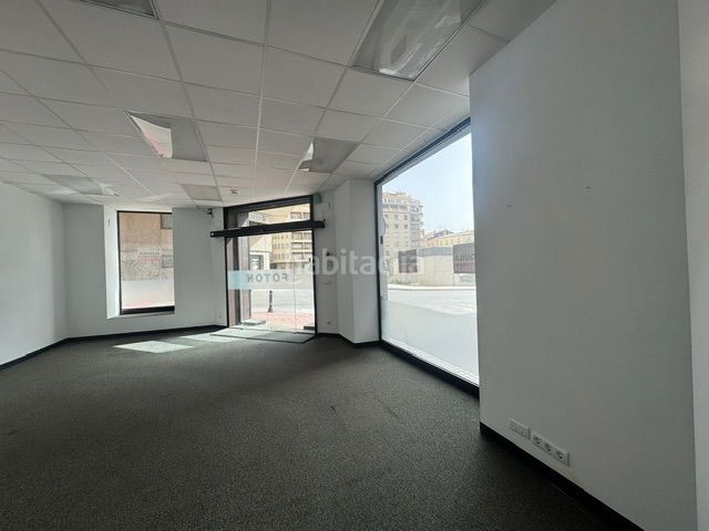 Foto 57c0ae38-24d3-47ef-9422-f95792296e24. Lloguer local comercial a Eixample Alcoi