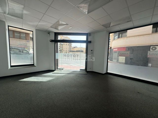 Foto d896355a-04fc-425a-8720-4bcf37194533. Lloguer local comercial a Eixample Alcoi