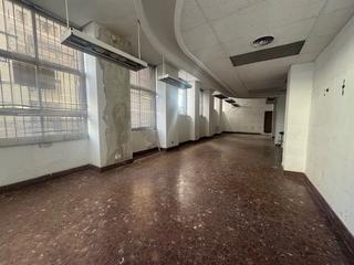 Local Comercial en Centre-Zona Alta. Local comercial exterior en zona centro