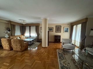 Rent Flat in Eixample. Amplia vivienda con ascensor, garaje incluido y estupendas vista